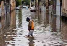 Satenii loviti de inundatii isi merita pe deplin soarta Satenii loviti de inundatii isi merita pe deplin soarta