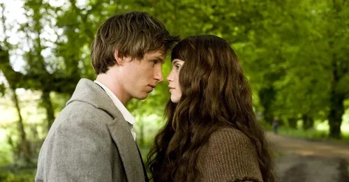 Tess pe Epic Drama – o drama de epoca cutremuratoare Tess pe Epic Drama - o drama de epoca cutremuratoare